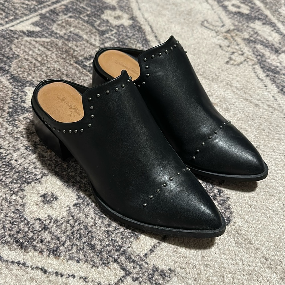 universal thread heeled mules